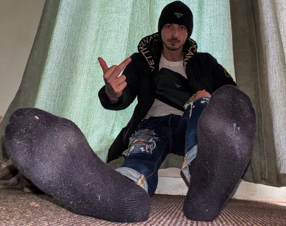 SockDomOfTheDay's tweet photo. #SockDomOfTheDay 🧦
@SensationSoles
@SensationSoles really knows how to get his black socks just right. You can tell by the shine that he works hard and deserves to be worshiped.
#FootMaster #FindomFeet #findom #menInSock #DirtySocks #BlackSock #SockFetish #Feet #MensFeet https://t.co/98eOnXI687
