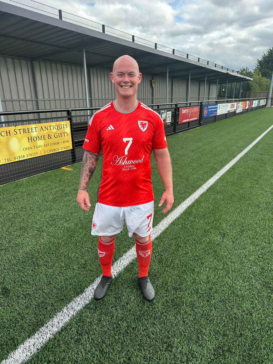 Barry Town Over 40’s & Over 45’s (@town_40) on Twitter photo Superb display by our <a href="/WalesVets/">Wales Vets Football</a> again defeating <a href="/HarbTownFC_ES/">Harborough Town FC 🐝</a> 4-0.
Our very own <a href="/Davies10G/">garon davies</a> representing <a href="/town_40/">Barry Town Over 40’s & Over 45’s</a> on the day and making his Debut 👏🏼 Superb display by our <a href="/WalesVets/">Wales Vets Football</a> again defeating <a href="/HarbTownFC_ES/">Harborough Town FC 🐝</a> 4-0.
Our very own <a href="/Davies10G/">garon davies</a> representing <a href="/town_40/">Barry Town Over 40’s & Over 45’s</a> on the day and making his Debut 👏🏼