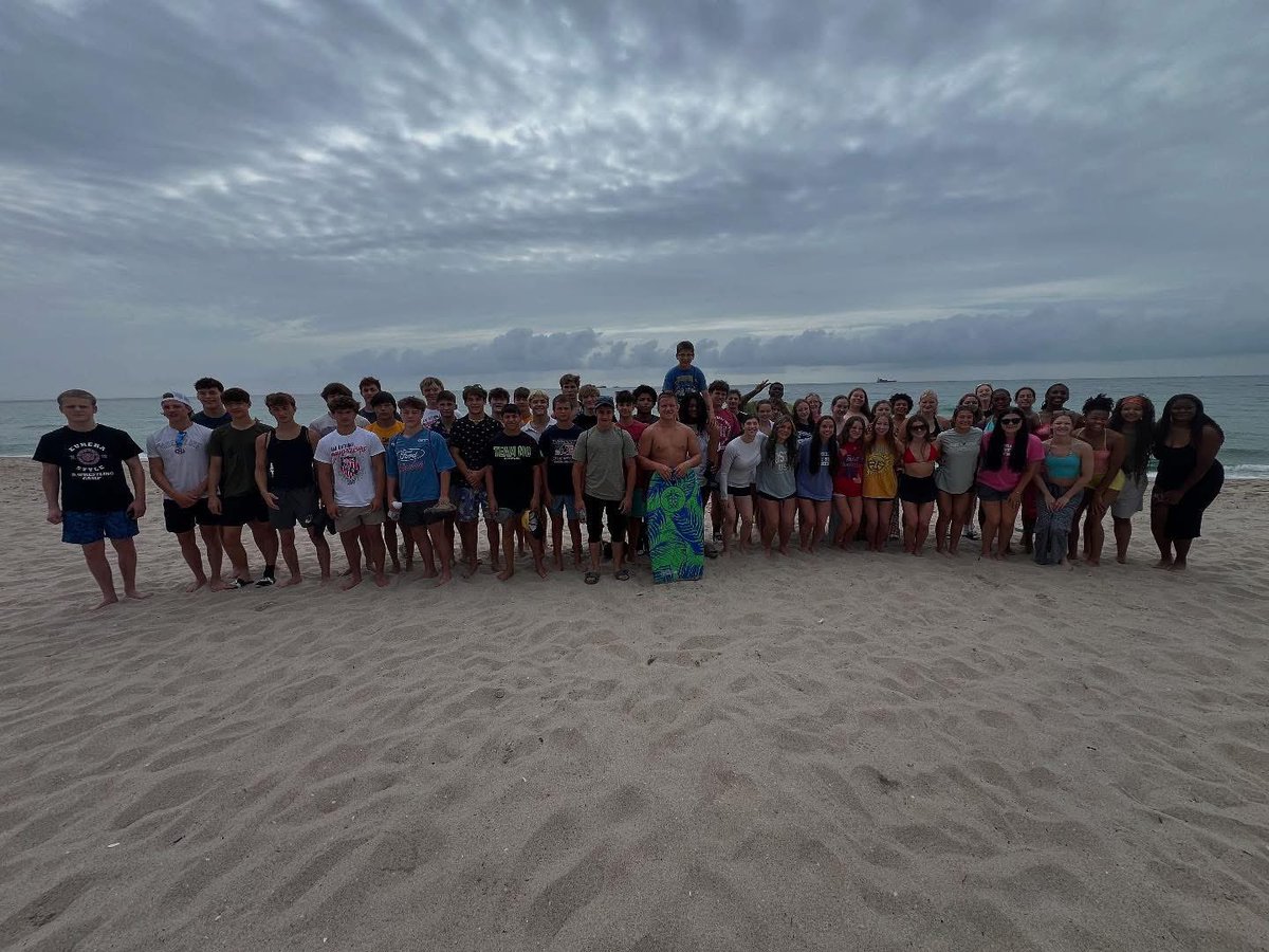 Team MO AAU Nationals All American Honors! Great team to be part of! A quick visit to the beach after work we put in☀️🕶️