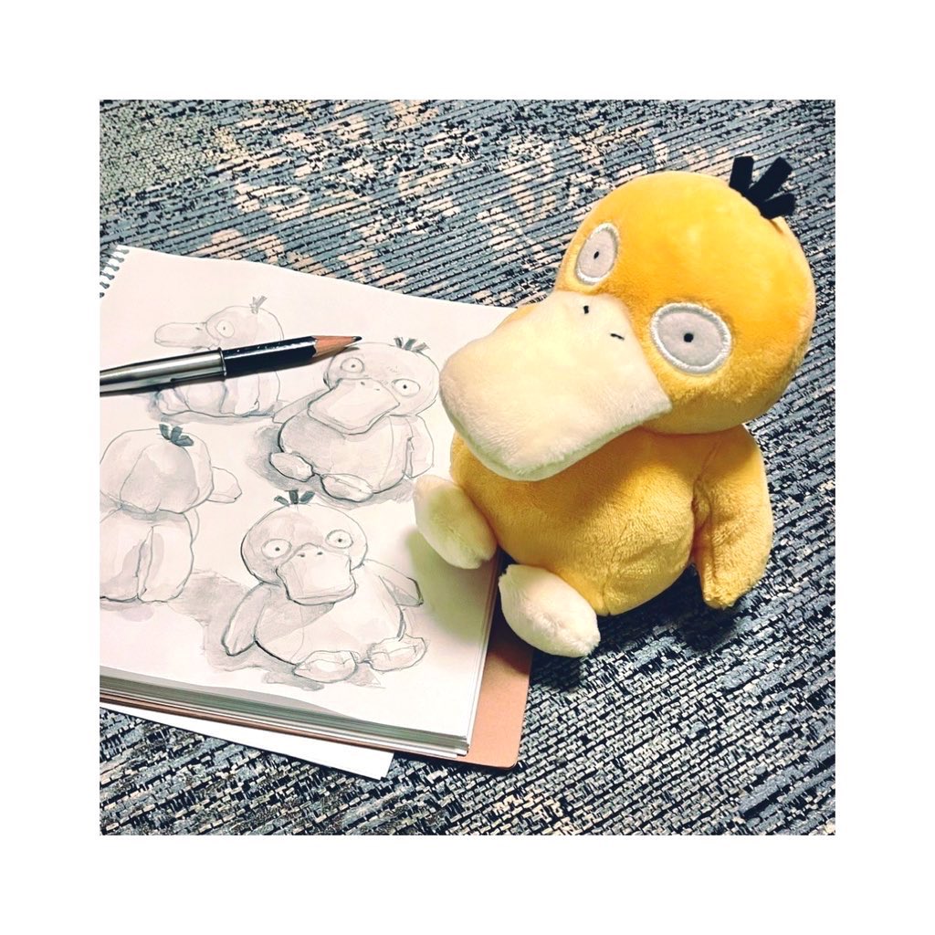 _otaka036's tweet image. ポケセン現地抽選はあえなく落ちてしまったので、ダイナーとは出会えず…無念!ちらっと見た現物、ふくふくで可愛かったなぁ新たにお迎えしたコダックと先住のピカちゃんたちで記念撮影をしました🎞️
