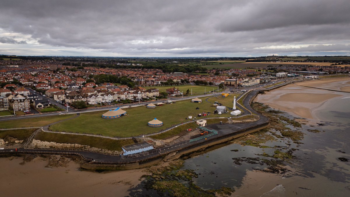 Leg_It's tweet photo. Fantastic day at @summerstreets_ yesterday and the scene is set for another cracking one today.
Get yourself down. It's free, something for everyone. Plenty of food and drink on offer or bring your own and have a picnic. #Sunderland https://t.co/ThHHz6PDKB