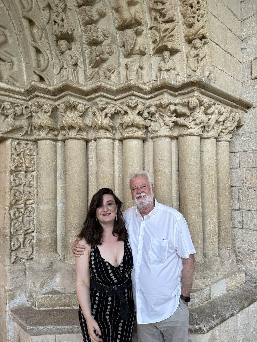 amoral07's tweet photo. #BethTaylor es una joven mezzo escocesa que posee una voz importante, mucha sensibilidad y una gran frescura interpretativa. En su recital de ayer, junto a #JuliusDrake, en la preciosa iglesia de Tuesta (Álava) dentro de la @schubertiada de #Valdegovía pudimos disfrutar de un recital sensacional con un programa tan variado como interesante con una selección de canciones de Schubert, Granados, Tailleferre, Andrea Holmés (un descubrimiento), Mahler y Brahms.