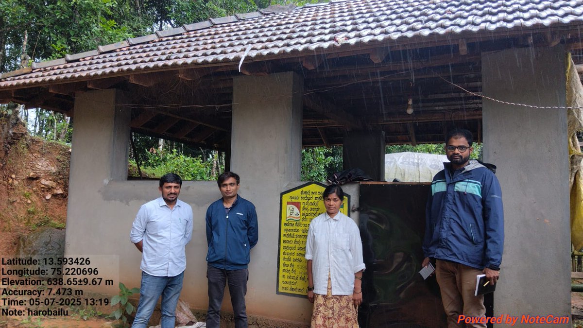 Koppa_VBGRAMG's tweet photo. ಇಂದು ಮಾನ್ಯ ಸಹಾಯಕ‌ ನಿರ್ದೇಶಕರು(ಗ್ರಾ.ಉ) ಶ್ರೀ ಚೇತನ್ ಕೆ.ಜಿ ರವರು ಚಾವಲ್ಮನೆ ಗ್ರಾಮ ಪಂಚಾಯತಿ ವ್ಯಾಪ್ತಿಯ  ನರೇಗಾ ಯೋಜನೆಯ ಕಾಮಗಾರಿ ಸ್ಥಳಗಳಿಗೆ ಭೇಟಿ ನೀಡಿ ಪರಿಶೀಲನೆ ಹಾಗೂ ಕಡತಗಳನ್ನು ಪರಿಶೀಲನೆ ನಡೆಸಿದರು.

ಈ ಸಂದರ್ಭದಲ್ಲಿ ತಾಂತ್ರಿಕ ಸಂಯೋಜಕರು ಶ್ರೀ ಪರೀಕ್ಷಿತ್ ತಾಂತ್ರಿಕ ಸಹಾಯಕರು ಶ್ರೀ ಸುಮಿನ್  ಹಾಗೂ ಡಿಇಓ ಅಭಿ  ಇದ್ದರು. https://t.co/XhJ5nFFnuX