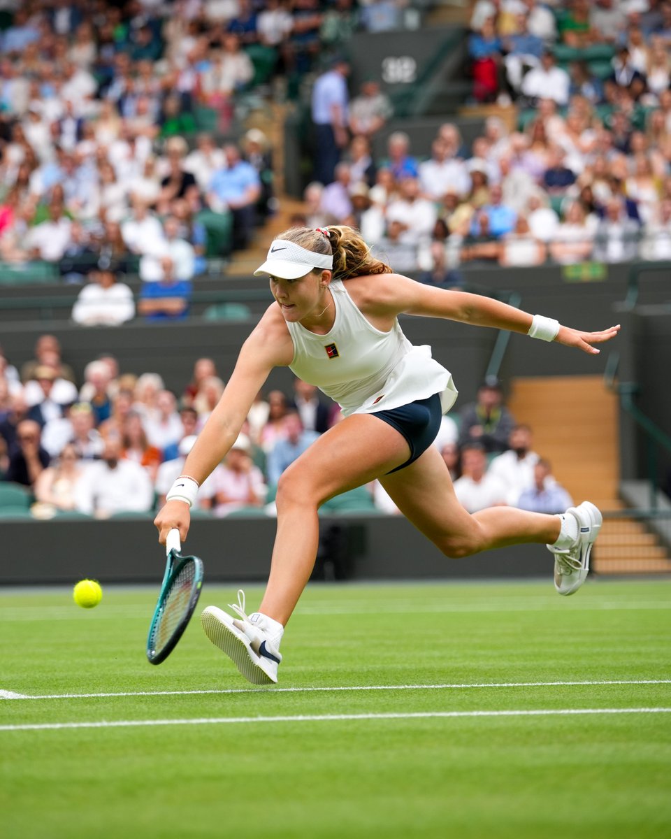 wilsontennisjp's tweet image. ウィンブルドン女子シングル３回戦
18歳のミラ・アンドレーワが勝利し４回戦へ勝ち進みます。

#wilsontennis
#ウイルソンテニス
