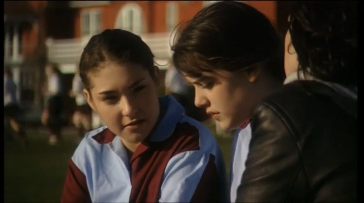 OffTheBill_'s tweet photo. EastEnders fans will spot Michelle Ryan in an early role as well as Ricky Groves.
The Bill fans will also recognise Mark Letheren...
#Burnside #Burnside25 #BurnsideAt25 https://t.co/I9zylTXoHs