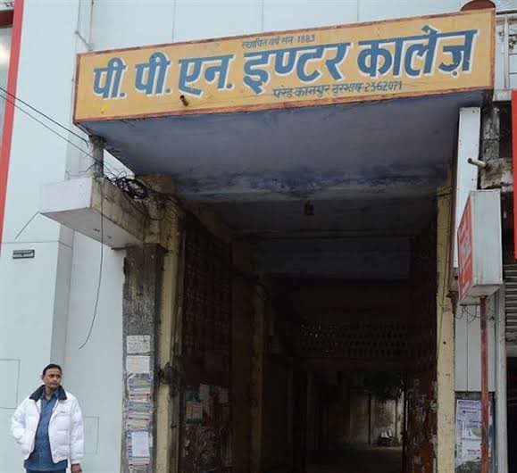 पीपीएन इंटर कॉलेज, बीएनएसडी, विद्युत परिषद, राजकीय इंटर कॉलेज जैसे तमाम सरकार द्वारा अनुदानित स्कूलों को बंद कराया जा रहा,
उनको फंड नहीं दिया जा रहा है। जिसमें हजारों गरीब बच्चे पढ़ते है।कभी ये स्कूल कॉलेज कानपुर कि पहचान हुआ करते थे। इन स्कूल से बड़े बड़े बिजनेसमैन से लेकर नेता