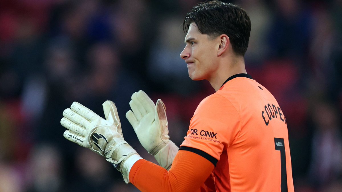 Everton are refusing to give up on their bid to sign Sheffield United goalkeeper Michael Cooper. The Toffees are willing to pay around £5m plus extras for Cooper. However, United want much more and Cooper isn't keen on leaving to sit on the bench.

[<a href="/reluctantnicko/">Alan Nixon</a>]