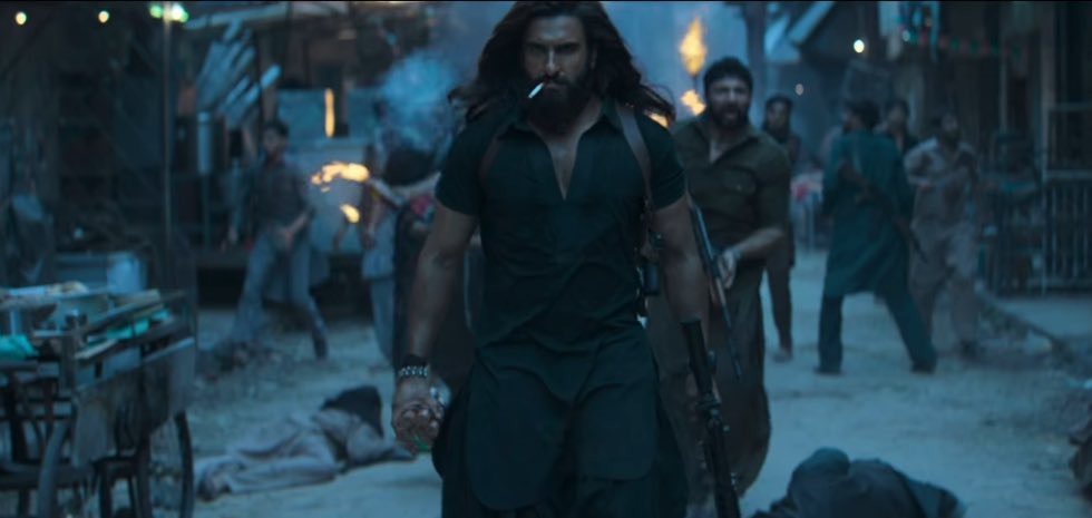 D_Return_3's tweet image. Ranveer Singh isn’t just acting, he’s living every role he plays.
From emotions to energy – he’s a one-man cinema revolution.
This generation is lucky to witness his fire.!🔥

#Dhurandhar