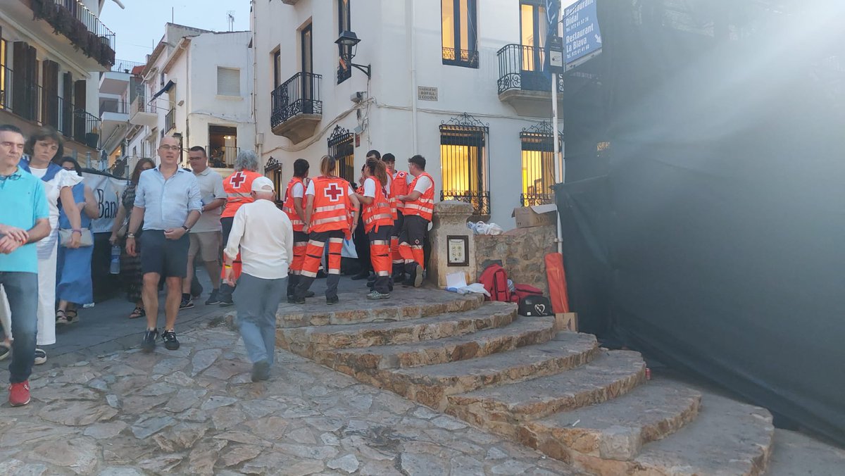 58a Cantada d'havaneres de Calella de Palafrugell amb un equip de 17 voluntaris, 2 socials, 3 ambulàncies SVB i 1 metge.
