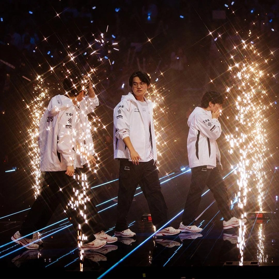 Is Guma the best adc of all time?
Never finished below semis in worlds.
3 consecutive finals with 2 world titles.
Clutched against the likes of Ruler,Viper,Deft,Elk,Peyz,Gala etc.
He's got the clutch factor like 2022 final I've never seen that kind of individual performance.