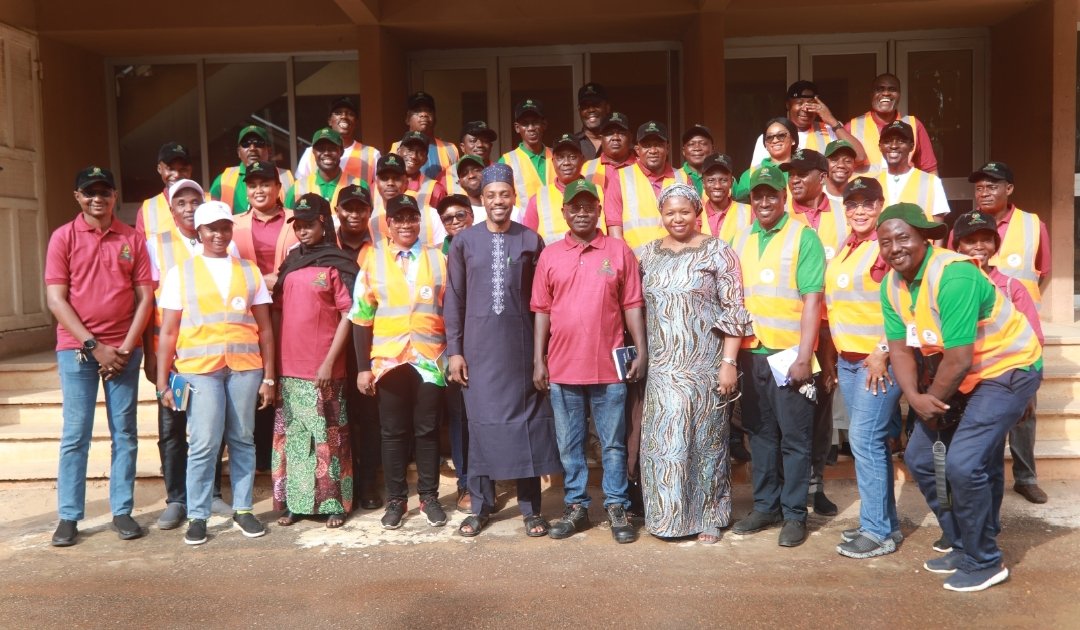 NEWMAPNIGERIA (@newmap_nigeria) on Twitter photo On Saturday, the NEWMAP-EIB Delegation led by the National Project Coordinator, Engr. Anda Ayuba Yalaks NIAE, FNAH, FNIWE paid a courtesy visit to the Kaduna State Honourable Commissioner for Environment & Natural Resources, Hon. Abubakar Buba in his office, in Kaduna <a href="/FMEnvng/">Environment Ministry</a> On Saturday, the NEWMAP-EIB Delegation led by the National Project Coordinator, Engr. Anda Ayuba Yalaks NIAE, FNAH, FNIWE paid a courtesy visit to the Kaduna State Honourable Commissioner for Environment & Natural Resources, Hon. Abubakar Buba in his office, in Kaduna <a href="/FMEnvng/">Environment Ministry</a>