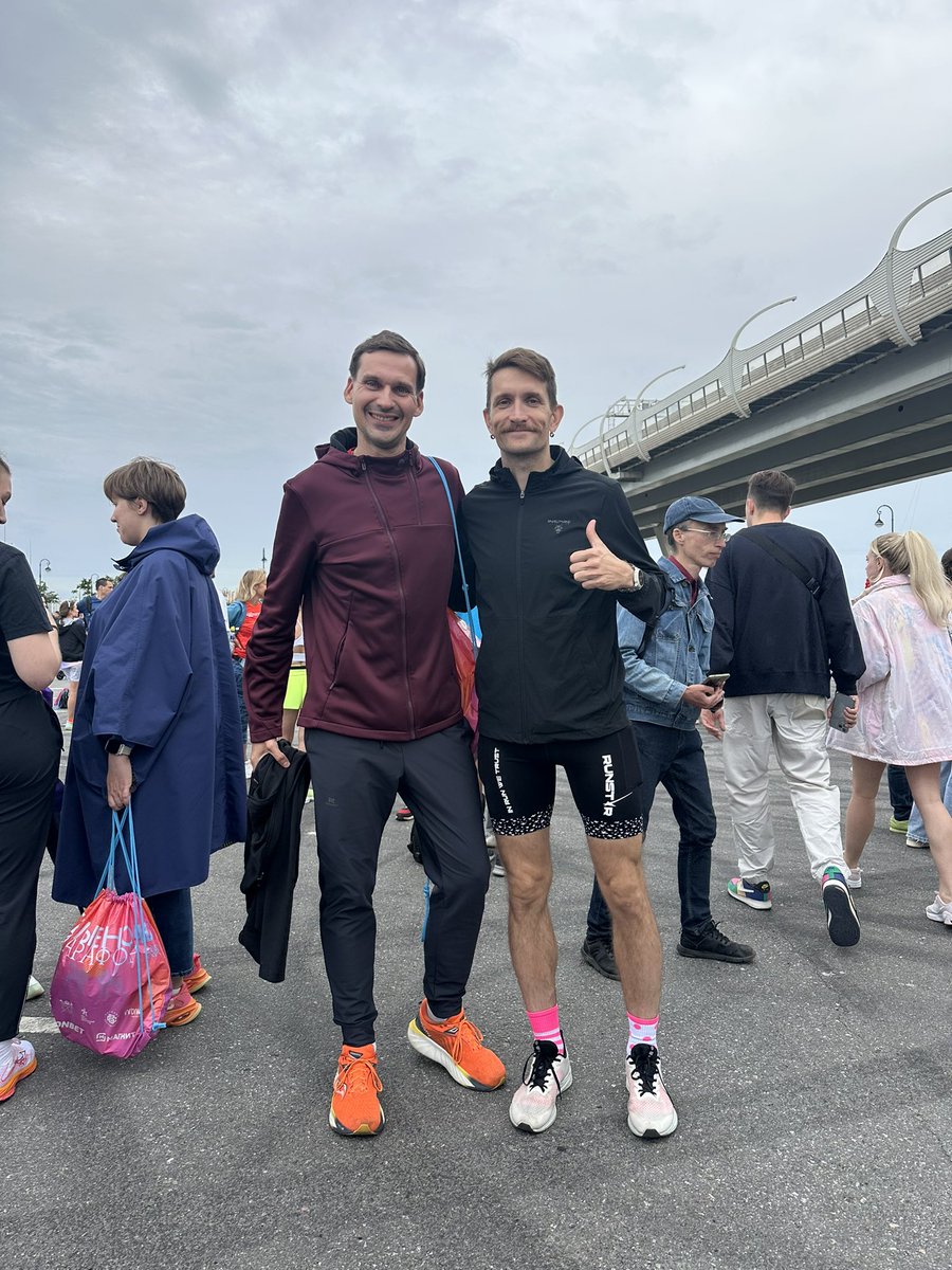 Так рад был встретить Ярослава <a href="/nedeesposobnii/">ярослав самый быстрый бегун твиттера</a> 

Тот момент когда читаешь человека в тви и встречаешь лично)) 

Зарядил меня на личник)