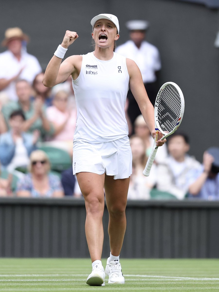 tecnifibre's tweet image. Back in second week on the London grass and making it loud.
Jazdaaaaa @iga_swiatek 💚
#TecnifibreTeam #IgaSwiatek
📸 @couvercelleanto