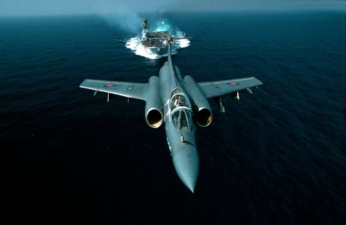 OnthisdayRN's tweet image. #OnThisDay 1972 Guatemala threatened to invade British Honduras now #Belize 2500 miles away Fleet Carrier HMS ARK ROYAL was ordered at full speed to the area. Off Bermuda she launched 4 Buccaneers to assert @RoyalNavy air power from over 1200 miles away and prevent any incursion