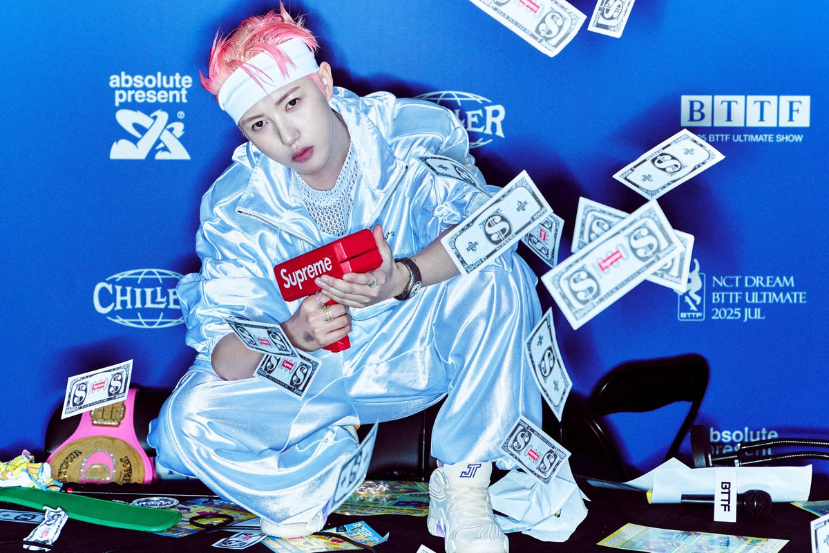 Refjun's tweet image. This pink hair? It's a sign. I'm doing exactly whatever I want because in my Future, F stands for 𝘍𝘳𝘦𝘦!