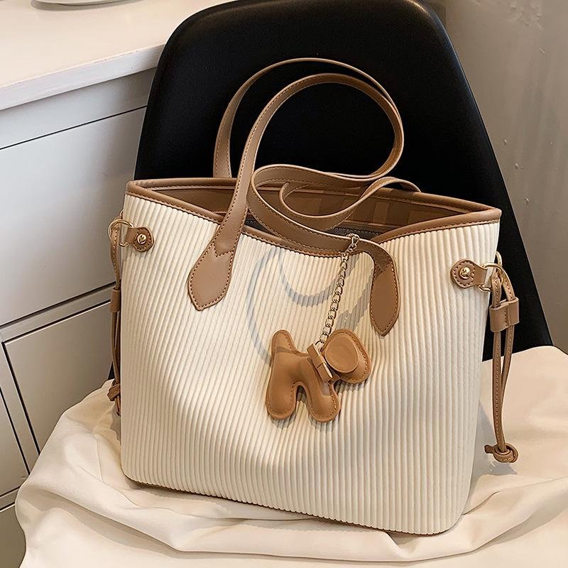 HellizaPut32092's tweet photo. Lucuu banget kan harga nya cume 50 ribuan doang loo cocok nih buat yang kuliah atau kerja buat jalan2 juga bisa �� https://t.co/xu19VZh1CM https://t.co/ktwebk0zv3
