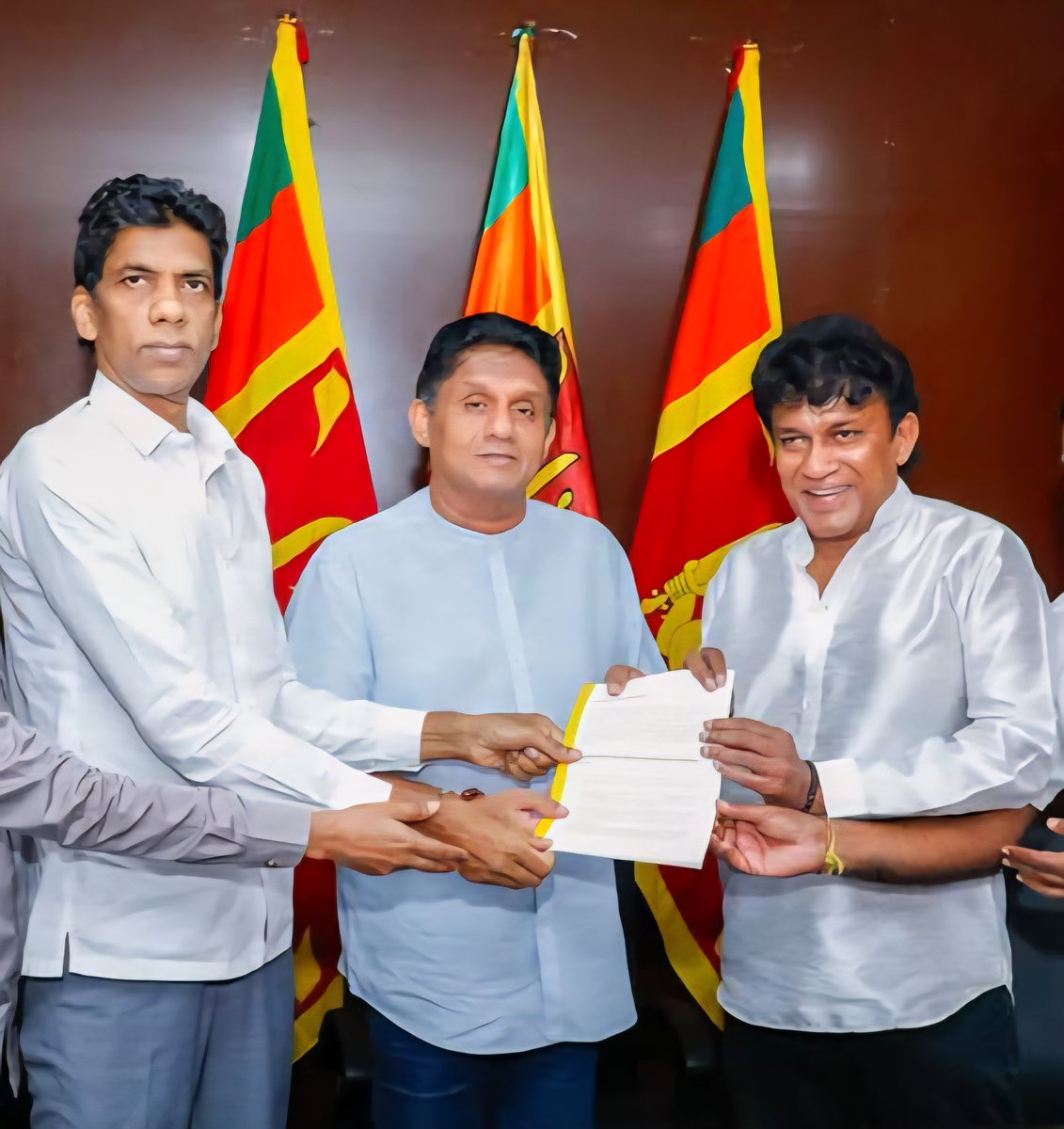 Mano Ganesan (@manoganesan) on Twitter photo SajithP is a leader with a social-democratic vision. We of the #TPA have been with the SJB Alliance since 2019 when we stood with <a href="/sajithpremadasa/">Sajith Premadasa</a> and we continue to travel with him. Our political association with #SJB is the #SJB Alliance. The major minority-parties are SajithP is a leader with a social-democratic vision. We of the #TPA have been with the SJB Alliance since 2019 when we stood with <a href="/sajithpremadasa/">Sajith Premadasa</a> and we continue to travel with him. Our political association with #SJB is the #SJB Alliance. The major minority-parties are