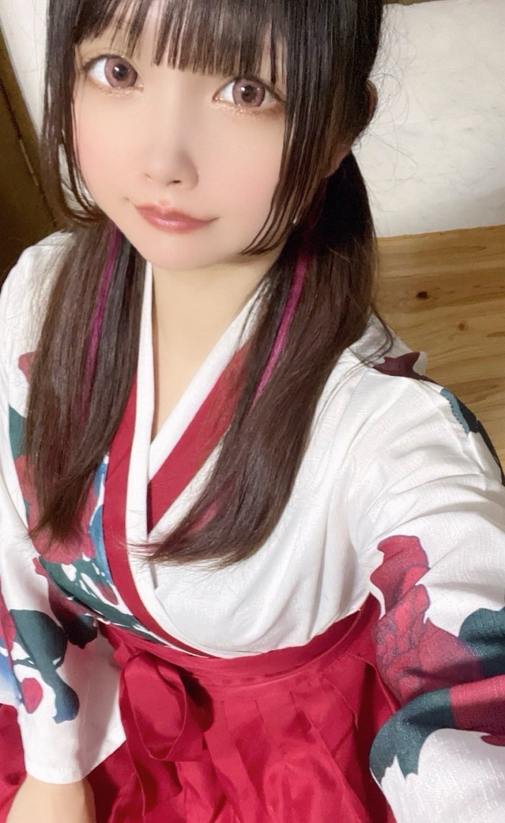 みなさんおこんこん👘✨️
明日7/7🎋七夕の日🎋
#TMAX種子島鴨女 店様に朝イチから
鎮座させて頂きますっ🙇‍♀️🌟
七夕なので種子島では初の«着物»で
お邪魔しまする♡♡
   
みなさんぜひ朝イチから一緒に
楽しみましょうね𐔌՞ ܸ.ˬ.ܸ՞𐦯💗
  
彦星様(大量出玉)と出会えますように🙏♡
  
#TMAX種子島鴨女