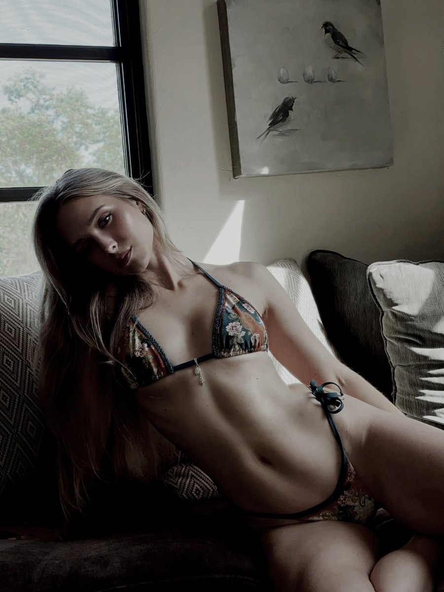 MINISTERDOLL's tweet image. ㅤ
ㅤ
                          𝐘𝐔𝐋𝐈𝐀 𝐏𝐄𝐓𝐑𝐎𝐕𝐀.⠀⠀⠀
                   ———————————
                  UKRAINIAN FRESHMAN,
                  BALLET  &amp;amp; BOOKWORM.
                  TABOO THEMES AHEAD.
ㅤ
ㅤ