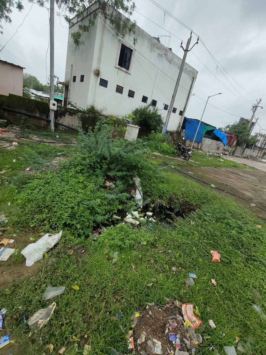 Anuj3899's tweet photo. There are potholes in the Talod railway station parking lot for the last 1 year, doesn't any railway employee see these potholes and dirty parking, there is no cleanliness and hygiene there.
Location- Talod, sabarkantha, Gujarat.
@WesternRly @RailwaySeva @AshwiniVaishnaw https://t.co/dHMPrgf9Cx
