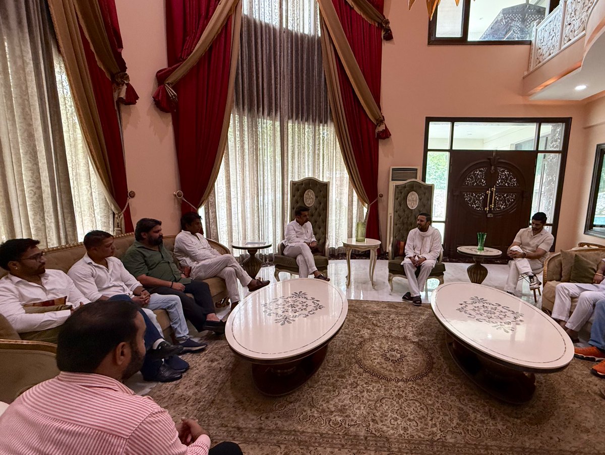 अनंगपुर गांव आकर यहां के लोगों के प्रति समर्थन और सहयोग व्यक्त करने के लिए श्री अभिषेक दत्त जी व देशभर से आए सभी नेताओं का दिल से धन्यवाद। आपके साथ और समर्थन के लिए हम सदैव आभारी रहेंगे।
<a href="/duttabhishek/">Abhishek Dutt (अभिषेक दत्त )</a>