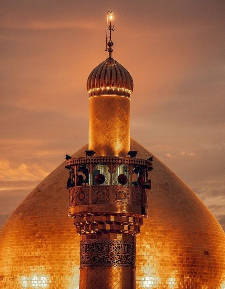 #Asslamu_alikum_______
"क़त्ल-ए-हुसैन अस्ल में मर्ग-ए-यज़ीद है
इस्लाम ज़िन्दा होता है हर कर्बला के बाद"