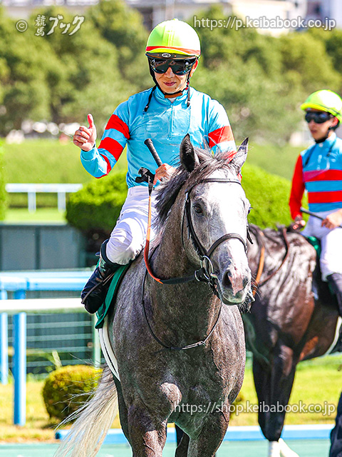 keibabookshop's tweet image. 🏆第60回 #北九州記念 優勝
🎉#団野大成 騎手🎙
🐴#ヤマニンアルリフラ
「昨年暮れからの成長が凄いと感じていましたし、状態には自信を持って臨みました。直線に向くまでスムーズで、前が開くとスッと抜け出してくれました。所属厩舎の管理馬で重賞を勝つことができて嬉しい気持ちでいっぱいです」