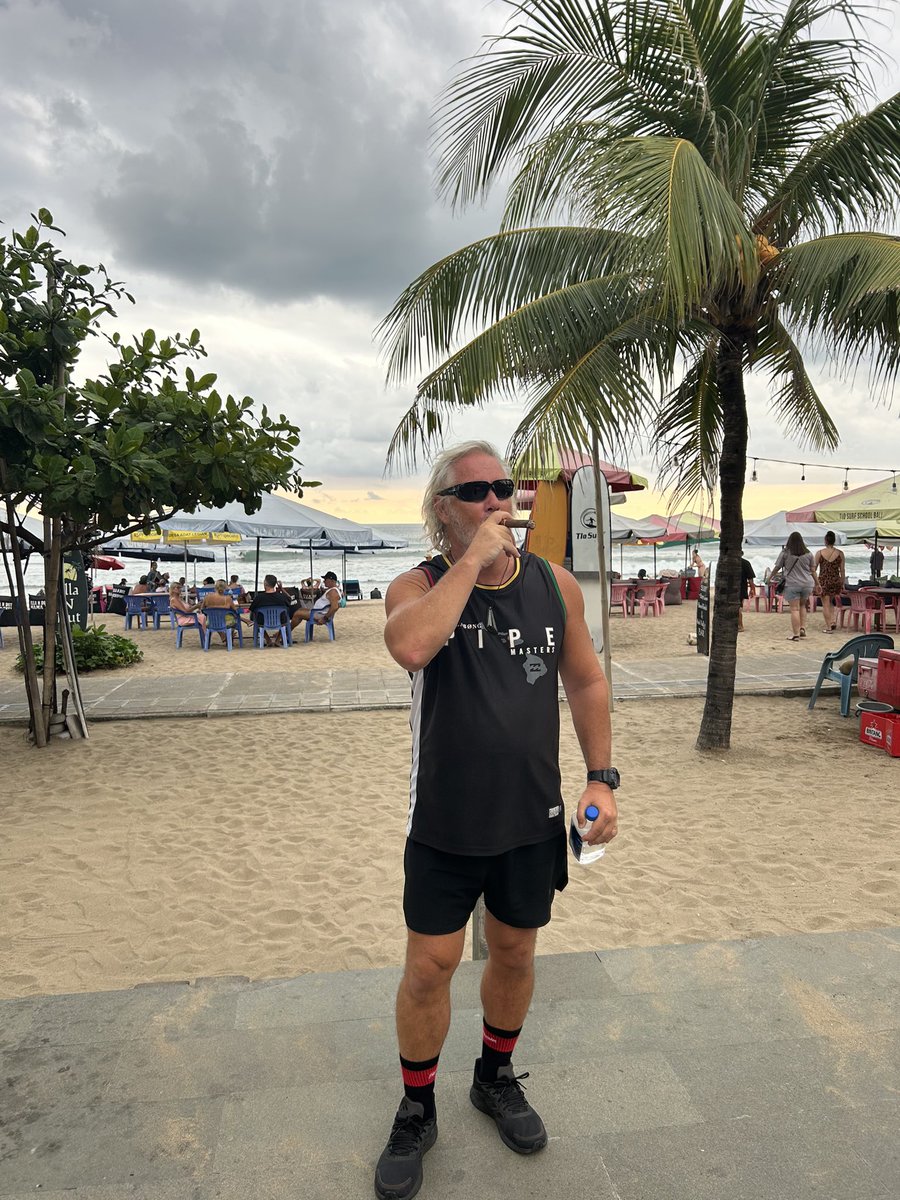 gazza49mp's tweet photo. @BobDickens6 Here’s one for you numb nuts!! 🤙😂😂 https://t.co/78dX9yPC1v