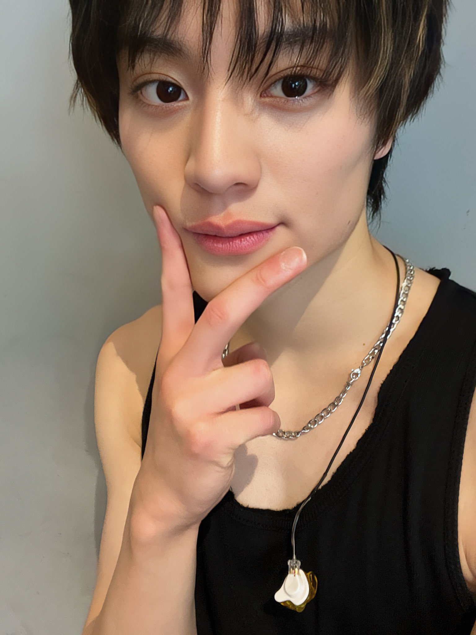 上村謙信 2カットフォト ONE N' ONLY・上村謙信】マネジメント契約を解除「重大な