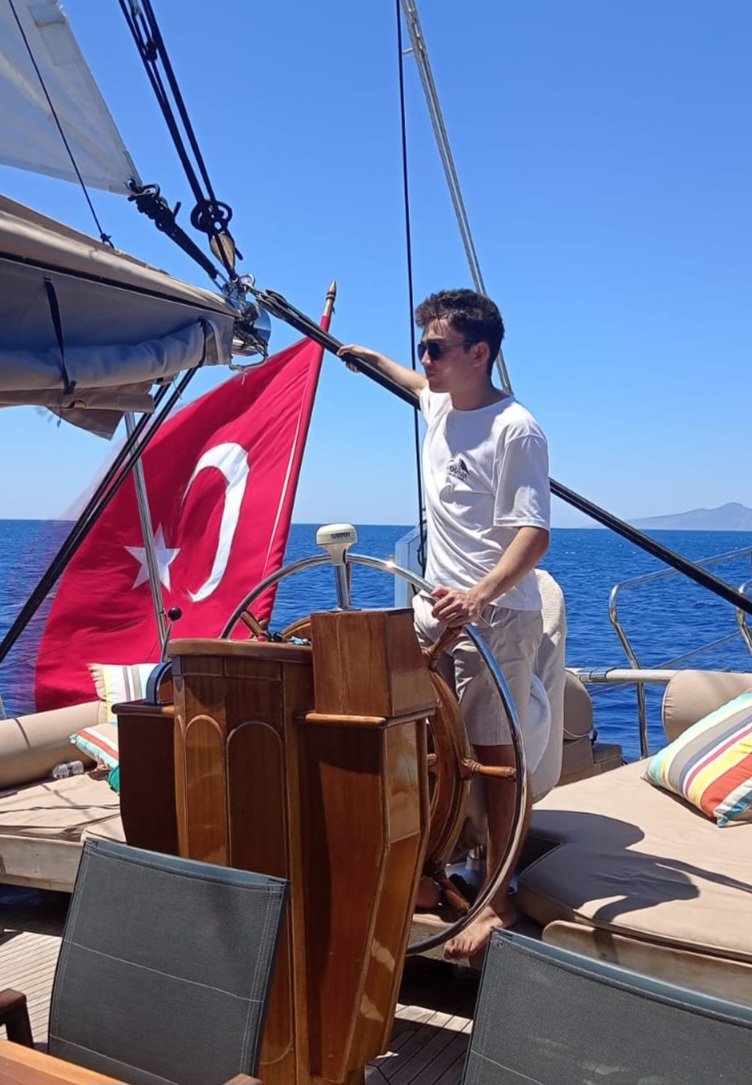 Türkiyeli değil,
TÜRK denizcileriz.