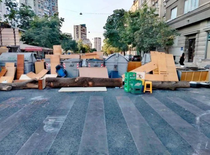 leptejebo Zemunci ako to kraja ne postave zid od 5 metara sa bodljikavim žicom nisu ništa uradili 😁👏💪💪