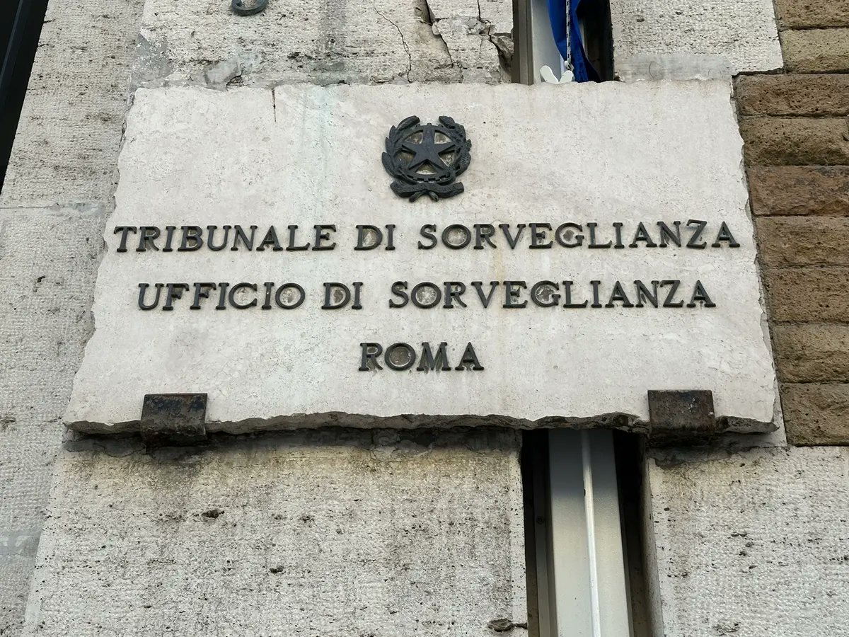 🏛️🕢 Il Tribunale di Sorveglianza di Roma ci comunica che l’accesso degli Avvocati alla sale d’attesa sarà consentito a partire dalle 8.30 dal lunedì al venerdì e che l’accesso alle Cancellerie resterà invariato