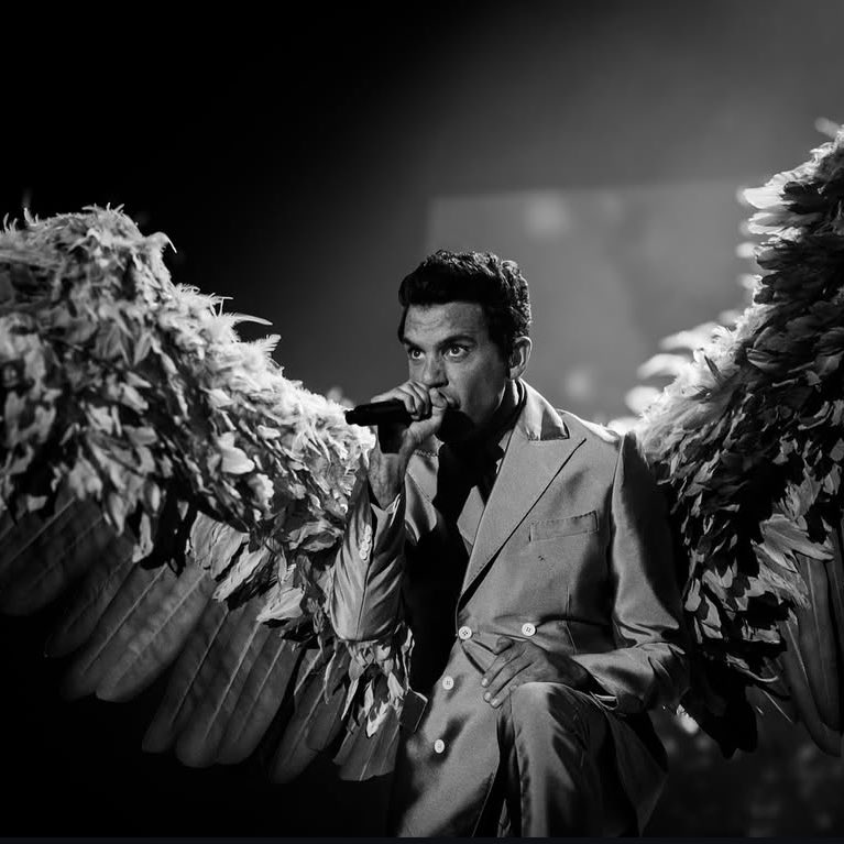 FESTIVAL | LA NUIT DE L’ERDRE 

"Impossible de ne pas chanter (ok, crier) quand Mika est sur scène 🌈"

📸 lilhellomae