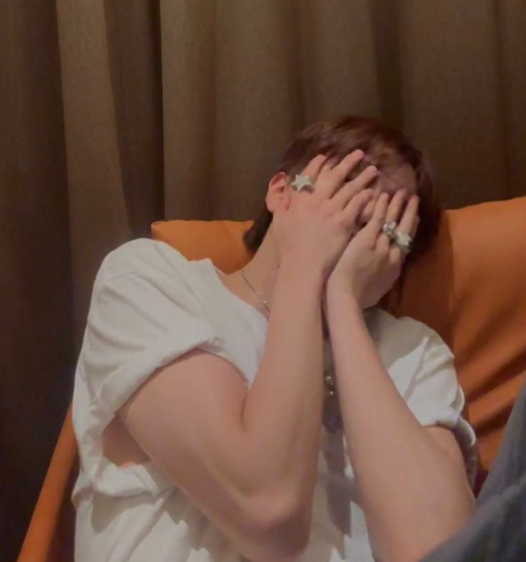 bndface's tweet photo. 잠시만 김운학........ 너..팔 뭐야....? 잠시만이거진짜야?진짜라고?아구라까지마진짜 https://t.co/aOy7x1XZJ4