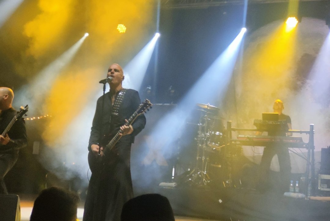 #Rockowisko Zwierzyniec 2025
Byłam ciekawa występu #Patriarkh Swoim świętokradczym nabożeństwem zrobił na mnie o wiele większe wrażenie niż się spodziewałam. #Samael w formie. Nadal lśni. 🤘🤍