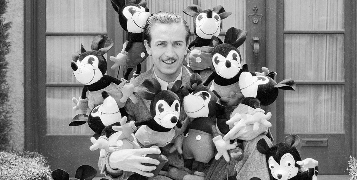 ChudTsankov's tweet photo. π₯ On July 6, 1925, Walt and Roy Disney placed a $400 deposit ($5,750.00 in modern money) on a lot at 2719 Hyperion Avenue in the Silverlake neighborhood of Los Angeles. They aimed to build a big new studio, and they began moving in the following year.
#WaltDisney #RoyDisney #Animation #Studio #Disney