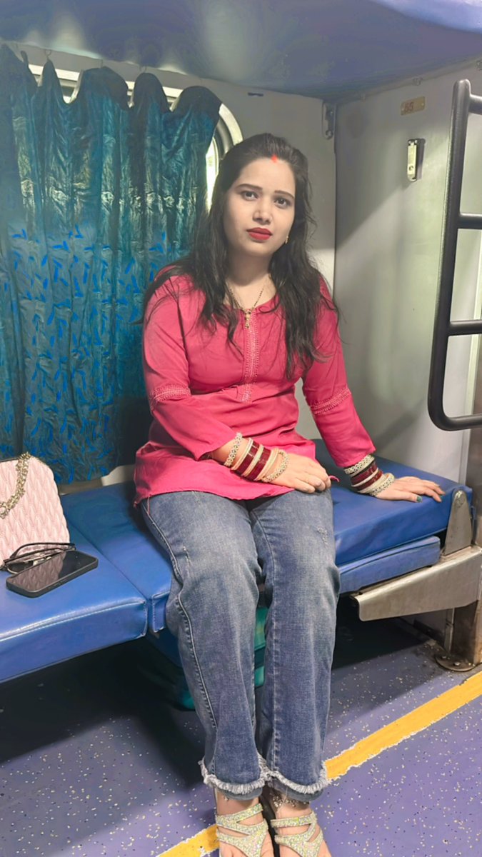 अकेला ही खुश रहती हूं मैं ।
हर किसी से बनती नहीं, मेरी।।
