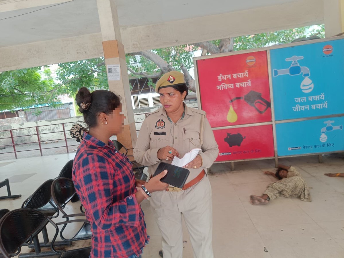 Bijnor Police (@bijnorpolice) on Twitter photo #BijnorPolice
#рдорд┐рд╢рди_рд╢рдХреНрддрд┐_рдлреЗрдЬ_5 рдХреЗ рд╡рд┐рд╢реЗрд╖ рдЕрднрд┐рдпрд╛рди рдХреЗ рдХреНрд░рдо рдореЗрдВ рдерд╛рдирд╛ рдиреВрд░рдкреБрд░ рдкреБрд▓рд┐рд╕ рдЯреАрдо рджреНрд╡рд╛рд░рд╛ рдерд╛рдирд╛рдХреНрд╖реЗрддреНрд░ рдореЗ рд╕рд╛рдЗрдмрд░ рдХреНрд░рд╛рдЗрдо/рдирд╛рд░реА рд╕реНрд╡рд╛рд╡рд▓рдВрдмрди рд╡ рд╕рд╢рдХреНрддрд┐рдХрд░рдг рд╣реЗрддреБ рдорд╣рд┐рд▓рд╛рдУрдВ/рдмрд╛рд▓рд┐рдХрд╛рдУрдВ/рдЫрд╛рддреНрд░рд╛рдУрдВ рдХреЛ рдЬрд╛рдЧрд░реБрдХ рдХрд░ рд╡рд┐рднрд┐рдиреНрди рд╣реЗрд▓реНрдкрд▓рд╛рдЗрди рдирдореНрдмрд░реЛрдВ рдХреА рдЬрд╛рдирдХрд╛рд░реА рджреА рдЧрдпреА ред
#UPPolice #MissionShaktiUP #BijnorPolice
#рдорд┐рд╢рди_рд╢рдХреНрддрд┐_рдлреЗрдЬ_5 рдХреЗ рд╡рд┐рд╢реЗрд╖ рдЕрднрд┐рдпрд╛рди рдХреЗ рдХреНрд░рдо рдореЗрдВ рдерд╛рдирд╛ рдиреВрд░рдкреБрд░ рдкреБрд▓рд┐рд╕ рдЯреАрдо рджреНрд╡рд╛рд░рд╛ рдерд╛рдирд╛рдХреНрд╖реЗрддреНрд░ рдореЗ рд╕рд╛рдЗрдмрд░ рдХреНрд░рд╛рдЗрдо/рдирд╛рд░реА рд╕реНрд╡рд╛рд╡рд▓рдВрдмрди рд╡ рд╕рд╢рдХреНрддрд┐рдХрд░рдг рд╣реЗрддреБ рдорд╣рд┐рд▓рд╛рдУрдВ/рдмрд╛рд▓рд┐рдХрд╛рдУрдВ/рдЫрд╛рддреНрд░рд╛рдУрдВ рдХреЛ рдЬрд╛рдЧрд░реБрдХ рдХрд░ рд╡рд┐рднрд┐рдиреНрди рд╣реЗрд▓реНрдкрд▓рд╛рдЗрди рдирдореНрдмрд░реЛрдВ рдХреА рдЬрд╛рдирдХрд╛рд░реА рджреА рдЧрдпреА ред
#UPPolice #MissionShaktiUP