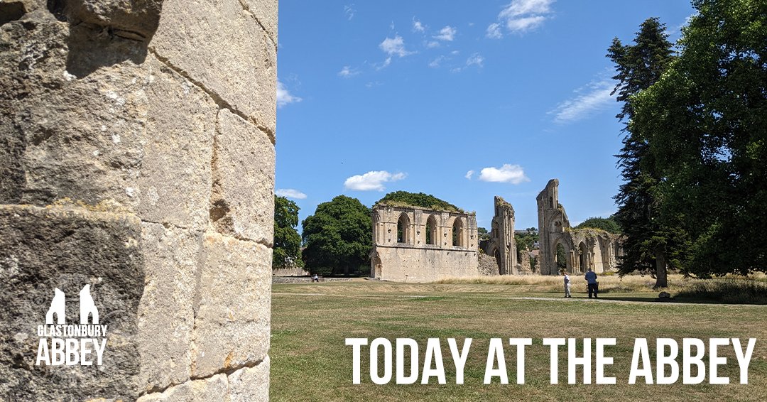 Today at the abbey! Goodwife Molly leads today's Living History tours at 11am and 12pm.

#TodayattheAbbey #TATA