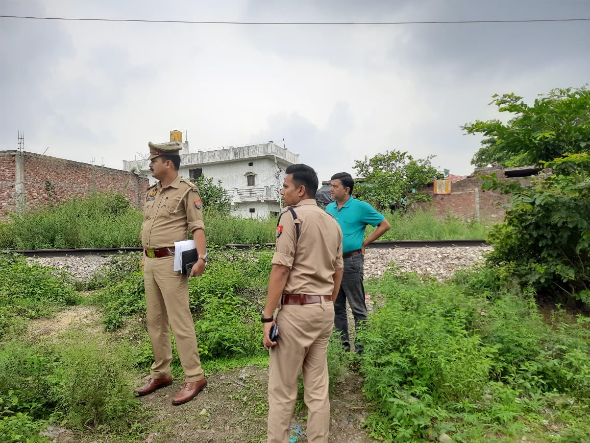 Bijnor Police (@bijnorpolice) on Twitter photo #BijnorPolice
рдХреНрд╖реЗрддреНрд░рд╛рдзрд┐рдХрд╛рд░реА рдЪрд╛рдВрджрдкреБрд░ рджреНрд╡рд╛рд░рд╛ рдерд╛рдирд╛ рдЪрд╛рдВрджрдкреБрд░ рдХреНрд╖реЗрддреНрд░рд╛рдВрддрд░реНрдЧрдд рдХрд╛рдВрд╡рдбрд╝ рдпрд╛рддреНрд░рд╛ рдорд╛рд░реНрдЧреЛрдВ рдХрд╛ рднреНрд░рдордг/рдирд┐рд░реАрдХреНрд╖рдг рдХрд░ рд╕рд░реНрд╡рд╕рдВрдмрдВрдзрд┐рдд рдХреЛ рдЖрд╡рд╢реНрдпрдХ рдЖрджреЗрд╢ рдирд┐рд░реНрджреЗрд╢ рджрд┐рдП рдЧрдП ред
#UPPolice #BijnorPolice
рдХреНрд╖реЗрддреНрд░рд╛рдзрд┐рдХрд╛рд░реА рдЪрд╛рдВрджрдкреБрд░ рджреНрд╡рд╛рд░рд╛ рдерд╛рдирд╛ рдЪрд╛рдВрджрдкреБрд░ рдХреНрд╖реЗрддреНрд░рд╛рдВрддрд░реНрдЧрдд рдХрд╛рдВрд╡рдбрд╝ рдпрд╛рддреНрд░рд╛ рдорд╛рд░реНрдЧреЛрдВ рдХрд╛ рднреНрд░рдордг/рдирд┐рд░реАрдХреНрд╖рдг рдХрд░ рд╕рд░реНрд╡рд╕рдВрдмрдВрдзрд┐рдд рдХреЛ рдЖрд╡рд╢реНрдпрдХ рдЖрджреЗрд╢ рдирд┐рд░реНрджреЗрд╢ рджрд┐рдП рдЧрдП ред
#UPPolice