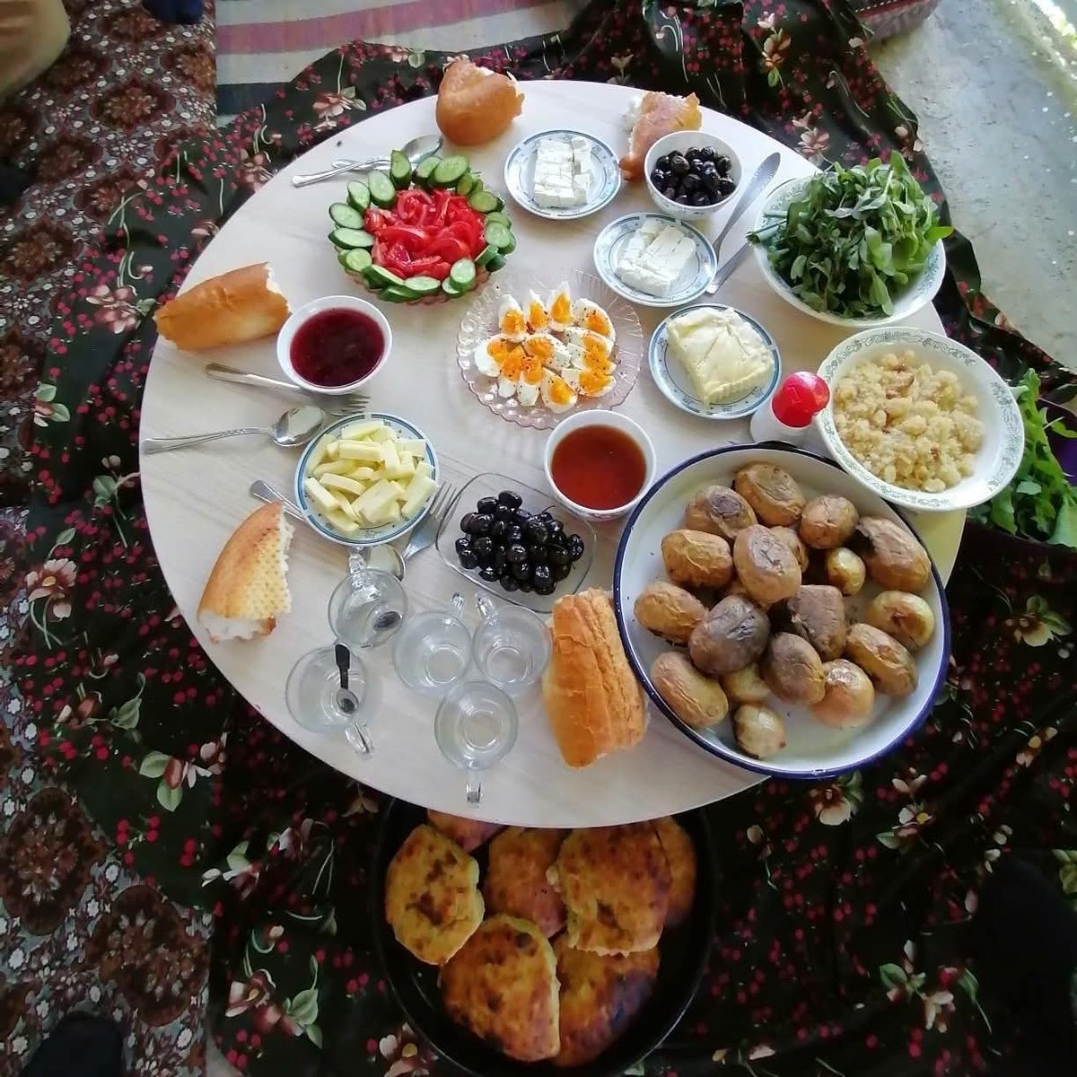 Serpme bazar gavaltısı. Hadi buyrun baayım 😊