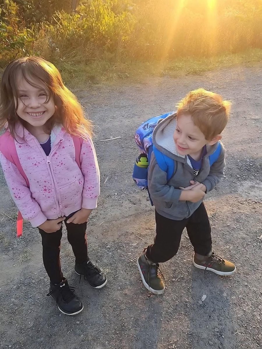 Find Lilly and Jack Sullivan🩷🩵 tweet media