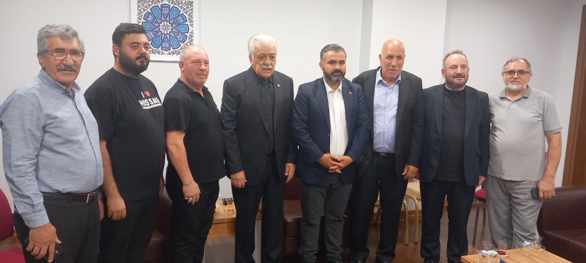 AŞURA
İki Cihan Serveri Peygamber Efendimiz'e, O'nun Kutlu Ehline, Ashabına,
Hassaten Şehitler Efendisi Hz. Hüseyin'e
binler Salât Selâm olsun …