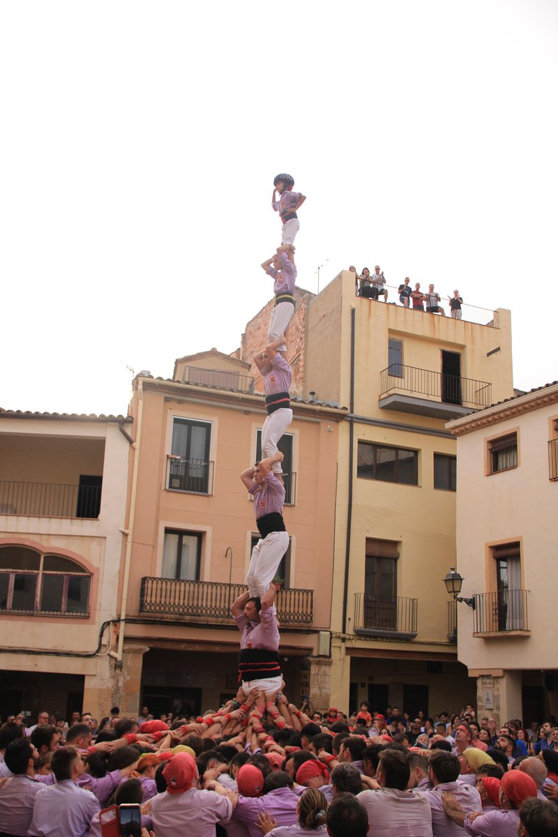 🌟 Ahir va ser un dia molt especial. Vam fer el primer 3d9f a Cornudella de Montsant i al Priorat, a la mateixa plaça que ens va veure néixer.

El vam acompanyar del 2d8f, el 4d8a, el pd6 i de 4pd4.

👉🏻 I com que no en tenim prou: dimarts al local i a TORREDEMBARRA, més!

Fotos: