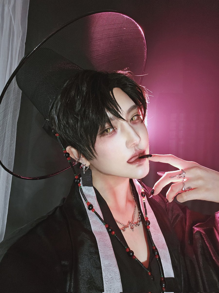 I'm all you need
I'ma BE YOUR IDOL