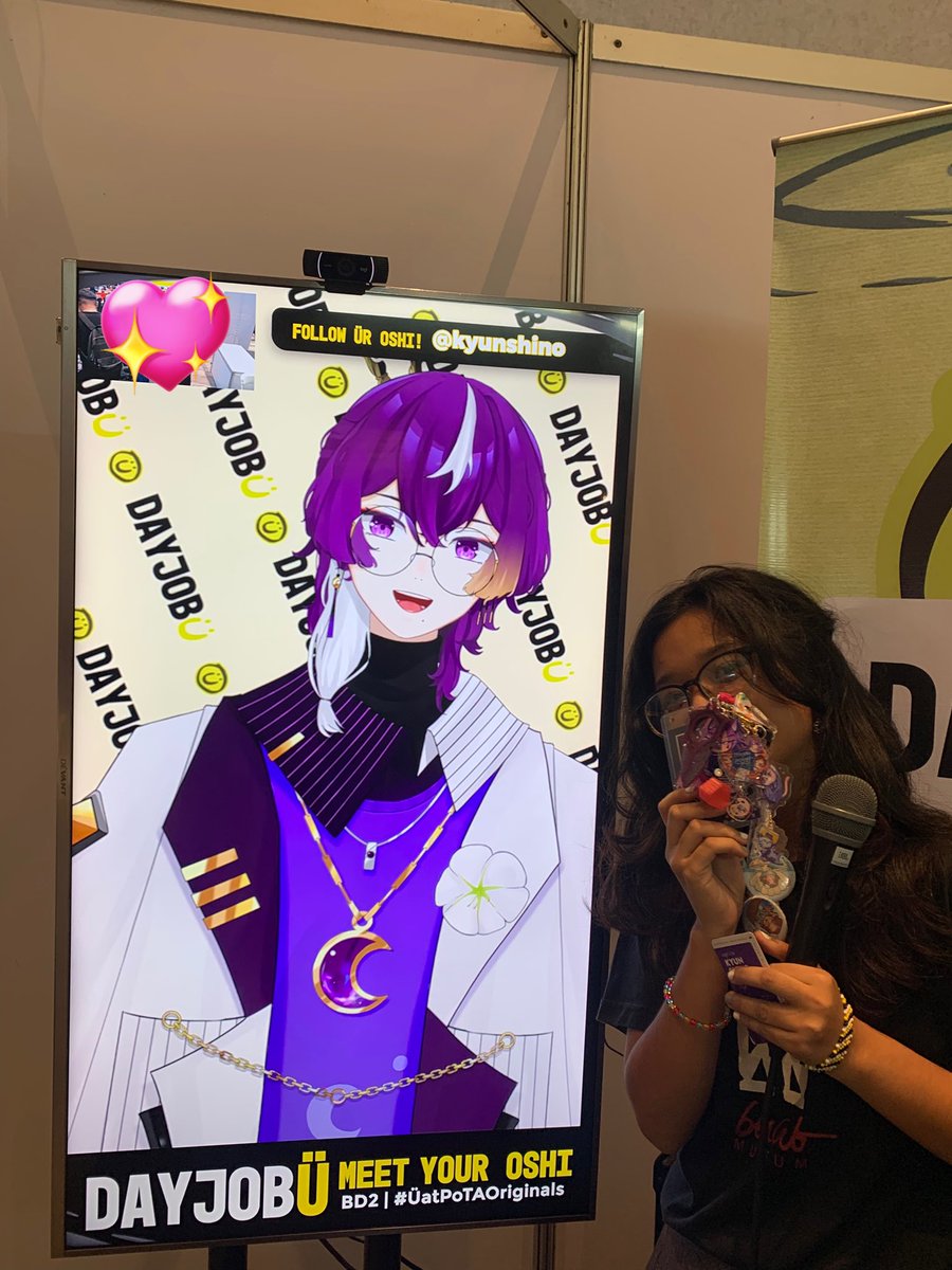 Quota na ako sa <a href="/dayjobuTV/">DayJobÜ 🙂</a> talents guys gusto ko lamg naman magtrabaho kddjmdkdjd baka magsawa sila sakin &lt;/3

Met <a href="/KyunShino/">Kyun Shino 👾🌙「DAYJOBU」Vtuber</a>!! He keeps calling the people passing by lmaoo