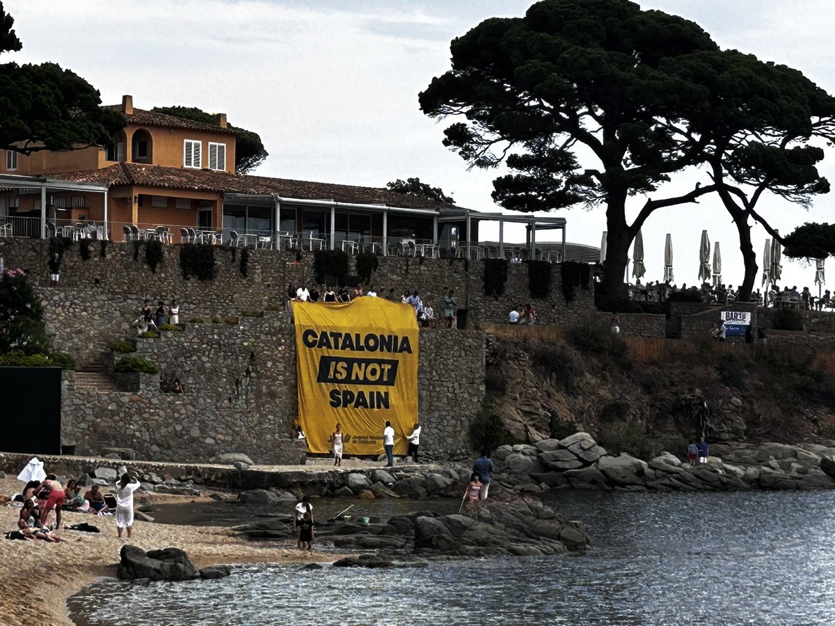 La <a href="/JNCatalunya/">Joventut Nacionalista de Catalunya</a> sempre hi som!

Ahir a Calella, ben clar #CataloniaIsNotSpain ||*||