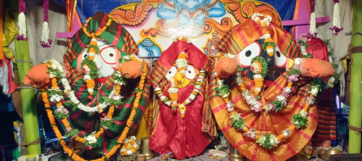 KJagadeb's tweet photo. ଓଁ  ନୀଳାଚଳ ନିବାସାୟ ନିତ୍ୟାୟ ପରମାତ୍ମନେ
ବଳଭଦ୍ର ସୁଭଦ୍ରାଭ୍ୟାଂ ଶ୍ରୀଜଗନ୍ନାଥାୟତେ ନମଃ🙏
ତୃତୀୟ ଶ୍ରୀକ୍ଷେତ୍ର ନୀଳଗିରି ରେ ବାହୁଡା ଯାତ୍ରା 
 ମହା ପ୍ରଭୁ ଙ୍କ ପହଣ୍ଡି ।🙏⚫♦️⚫🙏 https://t.co/JCeo4wUSNK