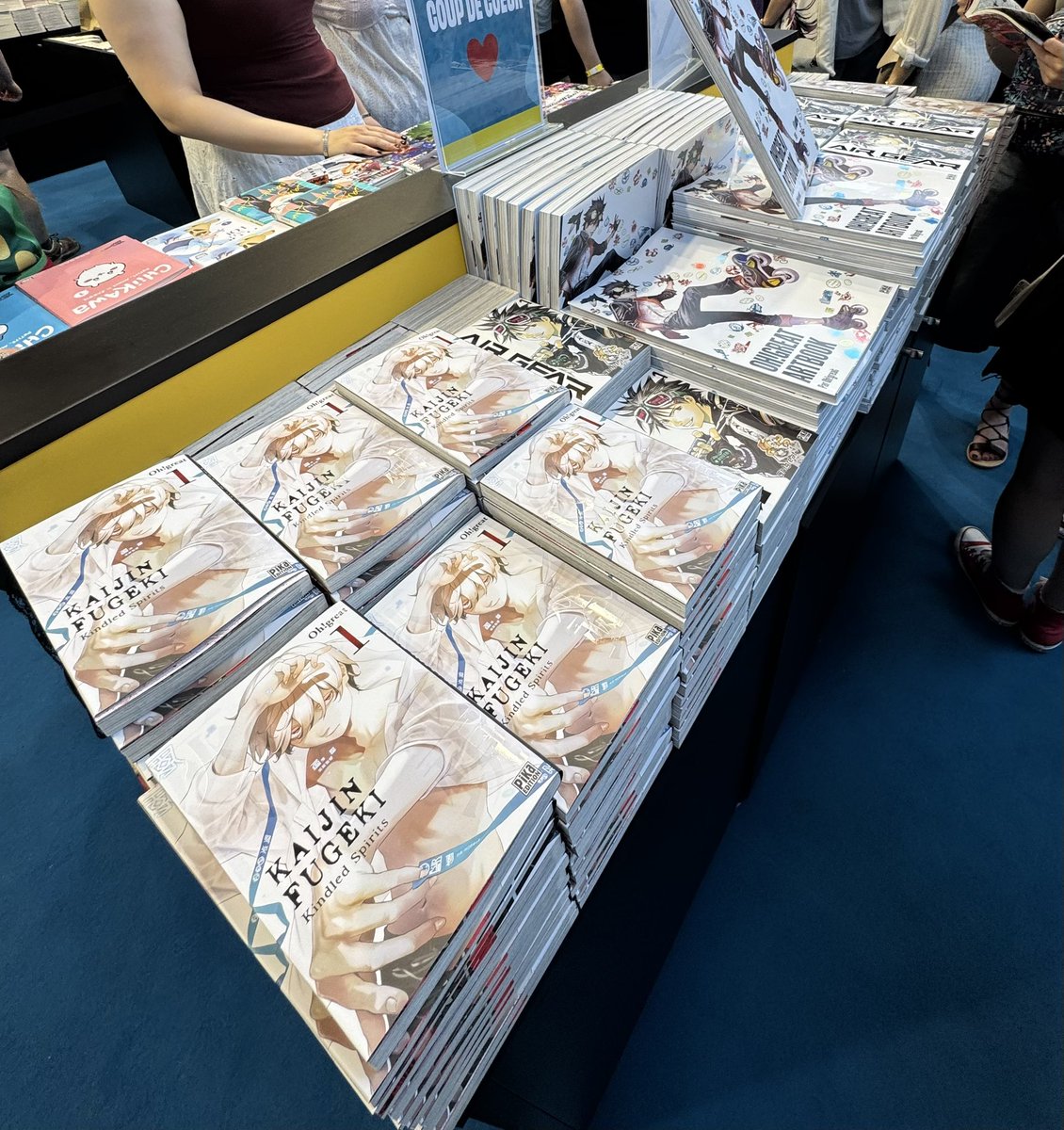 ohgreatofficial's tweet image. ジャパンエキスポ最終日のサイン会が始まりました。PIKA社さんのブースには単行本も勢揃いしています!(グレスタ)