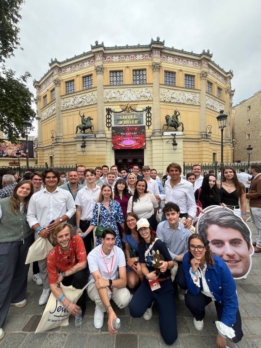 jeunesmacron08's tweet photo. C'était les Jeunes Avec Macron, place aux Jeunes En Marche ! 🥳🔟
Fiers de nos valeurs et engagés pour l'avenir, nous restons fidèles à l'élan de 2017 et au dépassement des clivages 🇨🇵🇪🇺
Merci à notre président Ambroise Mejean pour le travail accompli 🙏 https://t.co/CJ8OnUhjEK